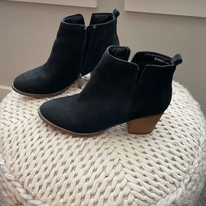 New Blondo Nova waterproof ankle boots sz9